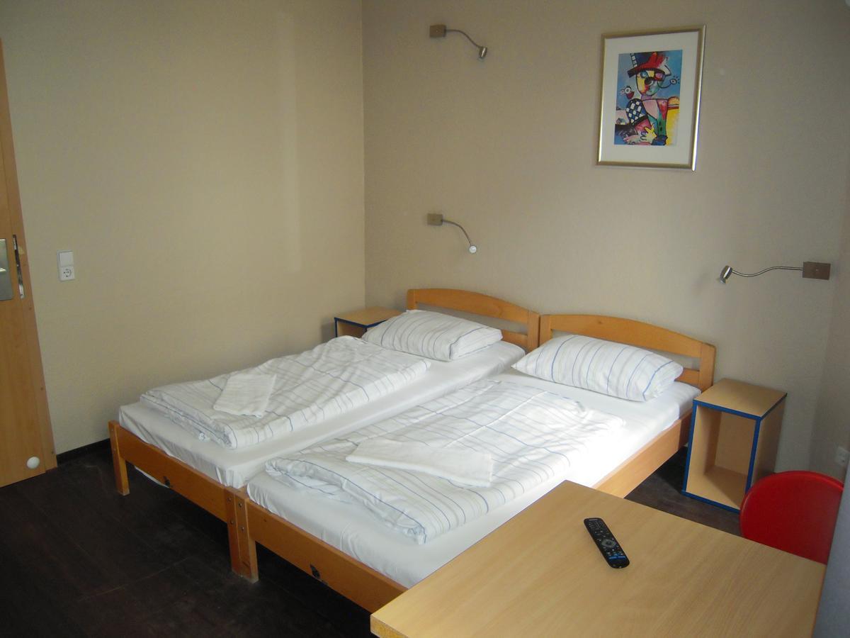 Happy Go Lucky Hotel + Hostel Schoneberg Berlin Zewnętrze zdjęcie